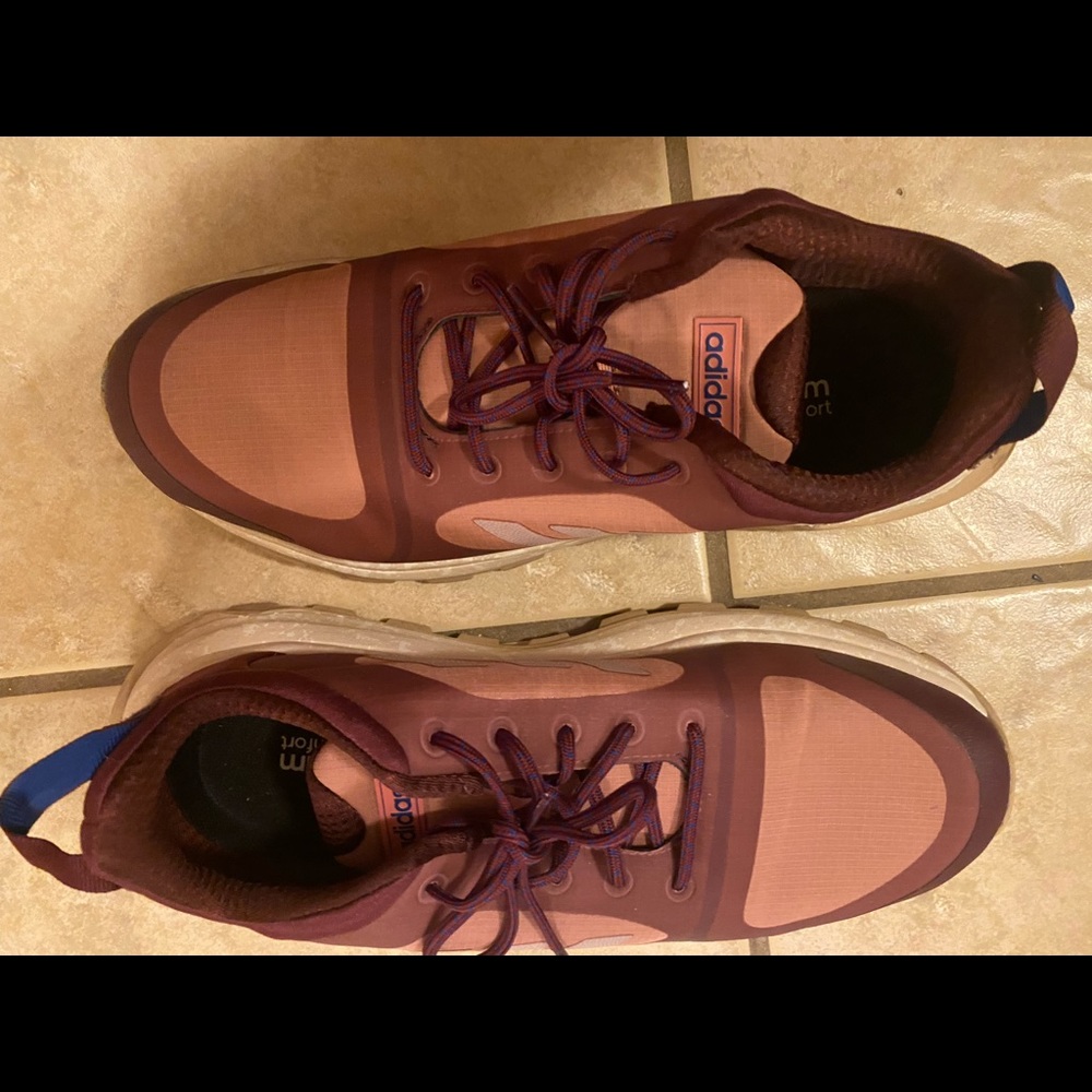CLoudfoam comfort Adidas shoes woman 8.5, fit like 9. Worn once. Maroon color - Picture 4 of 5